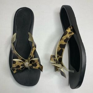 Guess Leopard Print Bow Flip Flop Sandals in Black